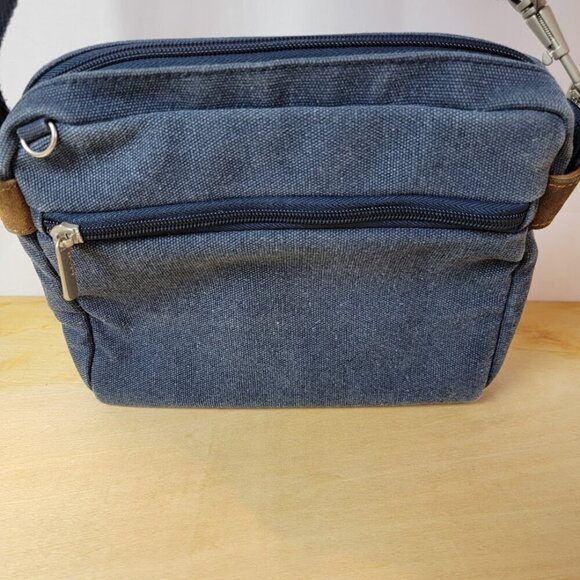 Travelon - Anti-Theft Heritage Crossbody with 5-Point Anti-Theft Protection - Picture 6 of 16